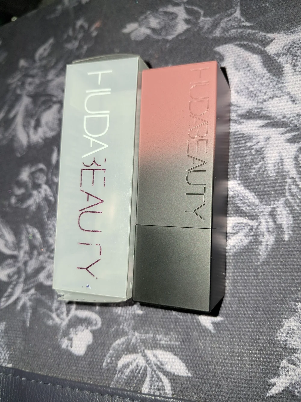 HUDA BEAUTY Power Bullet Matte Lipstick — Graduation Day